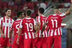 Χατ τρικ και πάλι από τον Μήτρογλου, εύκολη νίκη για τον Ολυμπιακό