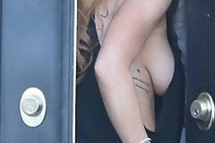 Έτοιμο να «ξεχειλίσει» το στήθος της Lindsay Lohan