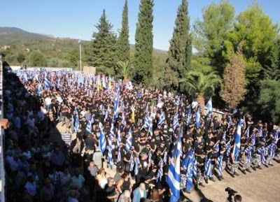 Ναζιστικοί χαιρετισμοί από τη Χρυσή Αυγή σε Μελιγαλά και Γιαννιτσά...!!! - Φωτογραφία 2