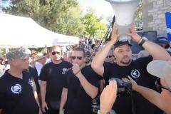 Ναζιστικοί χαιρετισμοί από τη Χρυσή Αυγή σε Μελιγαλά και Γιαννιτσά...!!!
