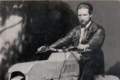 Μοτοσυκλέτα με ερπύστριες για δύσβατα εδάφη