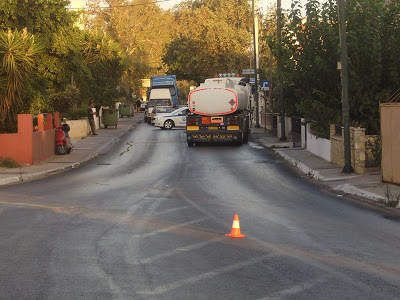 Σύγκρουση βυτιοφόρου με αγροτικό όχημα στον κόμβο της Σούδας - Διεκόπη η κυκλοφορία - Φωτογραφία 2