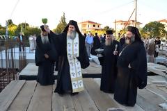 3591 - Αγιασμός μετά του Τιμίου Ξύλου του υπό ανέγερση Ιερού Ναού Αγίου Γρηγορίου Παλαμά του Αγιορείτη, από τον Ηγούμενο της Ιεράς Μονής Ξηροποτάμου