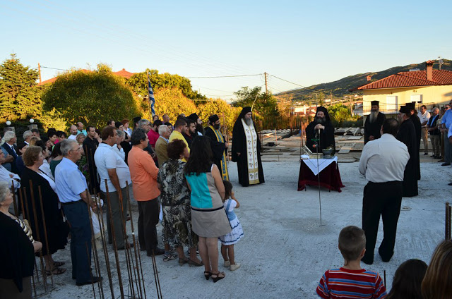 3591 - Αγιασμός μετά του Τιμίου Ξύλου του υπό ανέγερση Ιερού Ναού Αγίου Γρηγορίου Παλαμά του Αγιορείτη, από τον Ηγούμενο της Ιεράς Μονής Ξηροποτάμου - Φωτογραφία 8