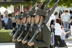 Οι ''Αμαζόνες '' της ΣΜΥ 'εψαλλαν τον Εθνικό Ύμνο ...Σε εκδήλωση Μνήμης και Τιμής ! (video)