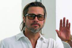 Brad Pitt: Επιτέλους κουρεύτηκε.