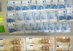 Συνελήφθη ένας 25χρονος Αλβανός με πλαστά ευρώ στη Λάρισα - Φωτογραφία 1