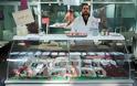 Κρεοπωλείο σε κεντρική αγορά του Λονδίνου πουλά μέλη του ανθρώπινου σώματος! [photos]
