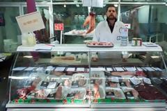 Κρεοπωλείο σε κεντρική αγορά του Λονδίνου πουλά μέλη του ανθρώπινου σώματος! [photos]