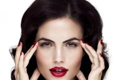 Vampire Facelift – ΑΥΤΟΛΟΓΗ ΜΕΣΟΘΕΡΑΠΕIA