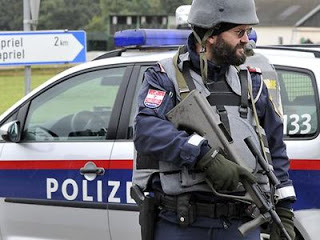 Λαθροθήρας σκότωσε τρεις αστυνομικούς στην Αυστρία - Φωτογραφία 1