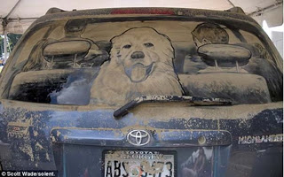 PHOTO GALLERY: Απίστευτα έργα τέχνης σε σκονισμένα αυτοκίνητα - Φωτογραφία 1