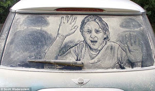 PHOTO GALLERY: Απίστευτα έργα τέχνης σε σκονισμένα αυτοκίνητα - Φωτογραφία 10
