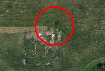 Περίεργη μορφή σε φωτογραφία του Google Earth από χωριό-φάντασμα - Φωτογραφία 2