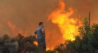 Μεγάλη πυρκαγιά στο Μέγαρο Γρεβενών - Φωτογραφία 1