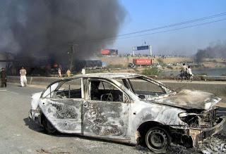 Δεκάδες νεκροί από επίθεση αυτοκτονίας σε στρατιωτική βάση στην Υεμένη - Φωτογραφία 1