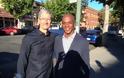 Ο Tim Cook επισκέπτεται κατάστημα της Apple για να ευχαριστήσει τον κόσμο - Φωτογραφία 3