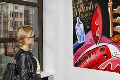 Paris Hilton: Βόλτες με ποδήλατο στο Αμστερνταμ