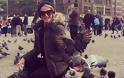 Paris Hilton: Βόλτες με ποδήλατο στο Αμστερνταμ - Φωτογραφία 15