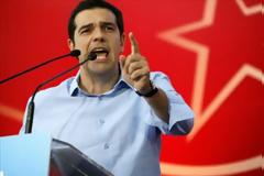 Ο Αλέξης, ο πάμπλουτος μπαμπάς και ο Παττακός.
