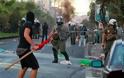 Guardian: Η βία στους δρόμους της Ελλάδας απειλεί τη διάσωση της... !!!