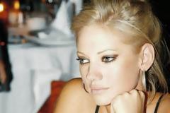 Δείτε το νέο look της Τζούλιας Αλεξανδράτου