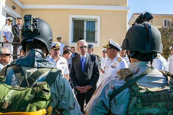 Φωτό από την επίσκεψη Αβραμόπουλου στη Διοίκηση Υποβρυχίων Καταστροφών (ΔΥΚ) - Φωτογραφία 4