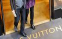 Για ποιο λόγο κλείνει το κατάστημα της Louis Vuitton στην Κηφισιά;