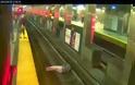 Επιβάτες σώζουν άνδρα που πέφτει στις γραμμές του Μετρό στο North της Βοστώνης