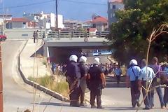 Αγρίνιο-Τώρα: Ένταση στο κέντρο - Πορεία μαθητών και αντεξουσιαστών προς τα γραφεία της Χ..Α