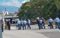 Αγρίνιο-Τώρα: Ένταση στο κέντρο - Πορεία μαθητών και αντεξουσιαστών προς τα γραφεία της Χ..Α - Φωτογραφία 3