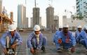 Σοκάρουν οι αποκαλύψεις για τις συνθήκες εργασίας στο Κατάρ ενόψει Μουντιάλ