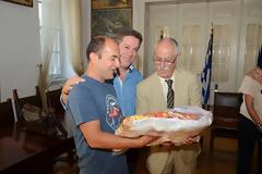 Πάτρα: Οι πέντε λαμπαδηδρόμοι των Χειμερινών Ολυμπιακών Αγώνων παρέλαβαν τις στολές τους