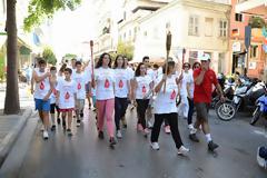 Πάτρα: Οι εθελοντές αιμοδότες λαμπαδηδρόμοι στο Δημαρχείο