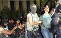 Οι τρεις γυναίκες που συνελήφθησαν για συμμετοχή στη ΧΑ: Η σύζυγος του Λαγού, η σύζυγος του Πατέλη και η αστυνομικός