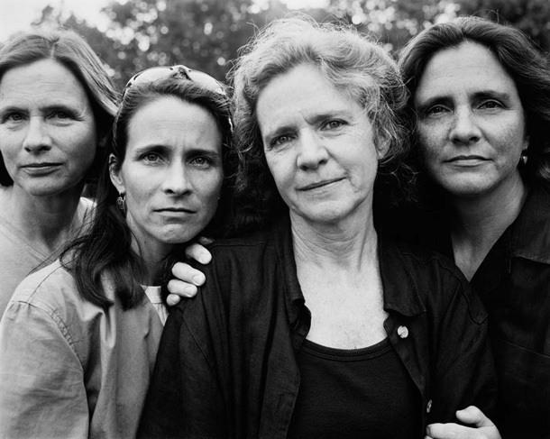 4 αδελφές φωτογραφήθηκαν κάθε χρόνο επι 36 χρόνια - Φωτογραφία 25