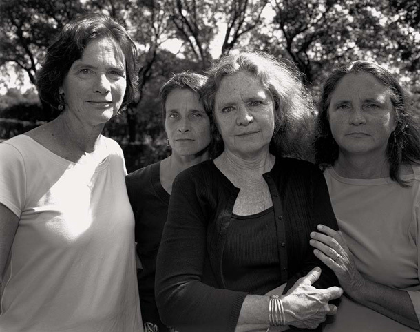 4 αδελφές φωτογραφήθηκαν κάθε χρόνο επι 36 χρόνια - Φωτογραφία 34