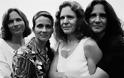 4 αδελφές φωτογραφήθηκαν κάθε χρόνο επι 36 χρόνια - Φωτογραφία 21