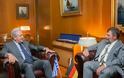 Συνάντηση ΥΕΘΑ Δημήτρη Αβραμόπουλου με τον Πρέσβη της Γερμανίας - Φωτογραφία 1