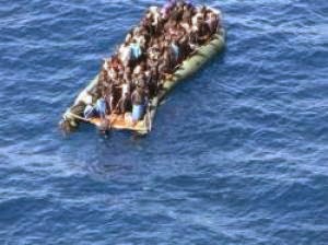 Δεκατρείς μετανάστες πνίγηκαν ανοικτά της Σικελίας - Φωτογραφία 1