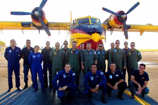 Επίσκεψη Διοικητή ΔΑΥ στα Κλιμάκια των Πυροσβεστικών Αεροσκαφών Μυτιλήνης και Σάμου - Φωτογραφία 1