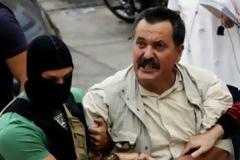Μπουκάλια κρασιού με τον Μουσολίνι είχε στο σπίτι του στα Γιάννενα - Δείτε φωτο
