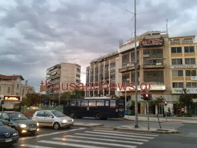 Αστυνομικό φρούριο έξω από τα γραφεία της Χρυσής Αυγής στη Θεσσαλονίκη - Φωτογραφία 2