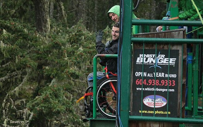 Bungee jumping με αναπηρικό αμαξίδιο - Φωτογραφία 2