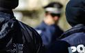 Eίκοσι αστυνομικούς ελέγχουν για τη Χρυσή Αυγή