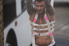 David Beckham: Μόνο με τα εσώρουχά του