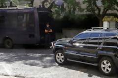 Γιατί η Αντιτρομοκρατική χρησιμοποιεί για τις μεταγωγές της Χρυσής Αυγής τα γνωστά μαύρα τζιπ [εικόνες]