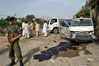 Δέκα νεκροί και εννέα τραυματίες από επίθεση αυτοκτονίας στο Πακιστάν - Φωτογραφία 1