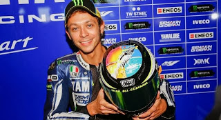 To κράνος του Valentino Rossi για το Marco Simoncelli - Φωτογραφία 9