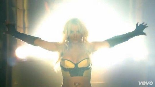 20 + 1 λεπτομέρειες που μπορεί να μην πρόσεξες στο video του 'Work Bitch' της Britney Spears - Φωτογραφία 22